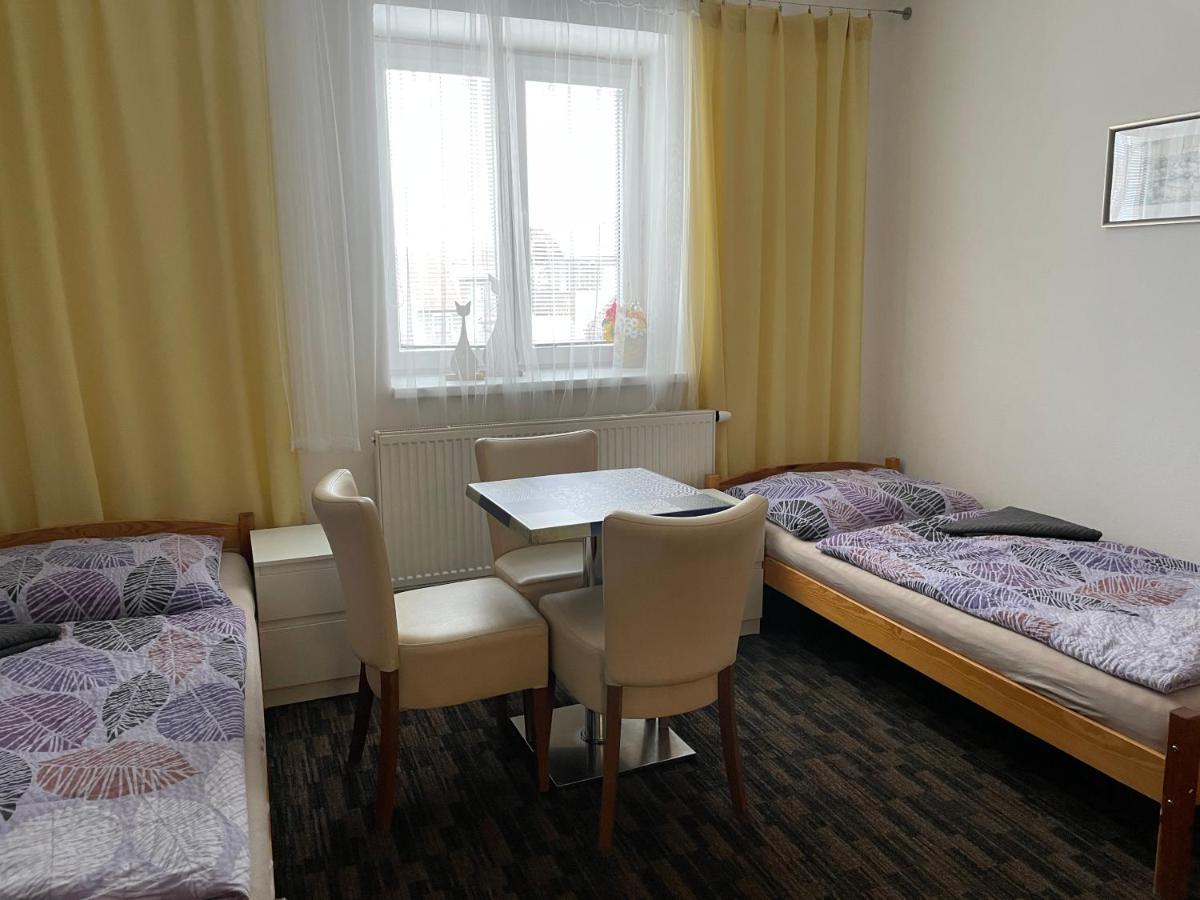 Četnická stanice Hluboká Hluboká nad Vltavou Esterno foto